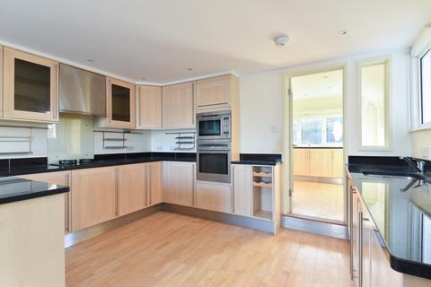 undefined, Lees Road, Brabourne Lees
