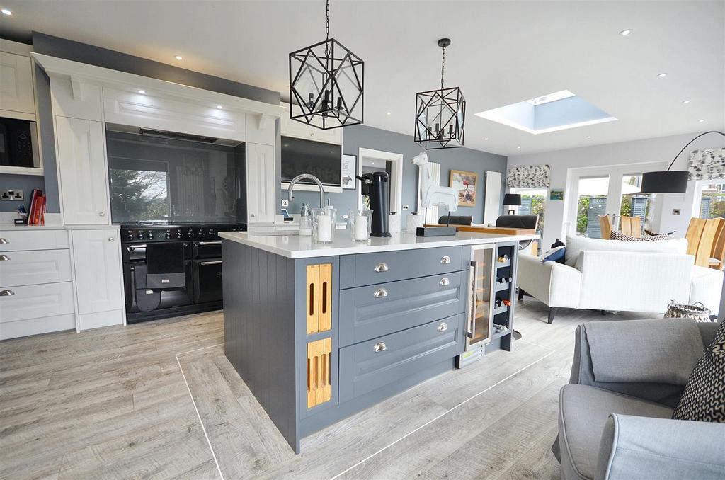 Open Plan Kitchen &amp; Family Room