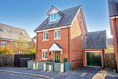 3 bedroom detached house for sale, Royal Drive, Bordon, Hampshire, GU35