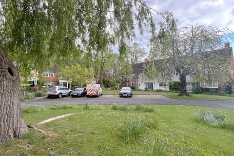 18 Archery Fields, Warwick, CV34 6PQ