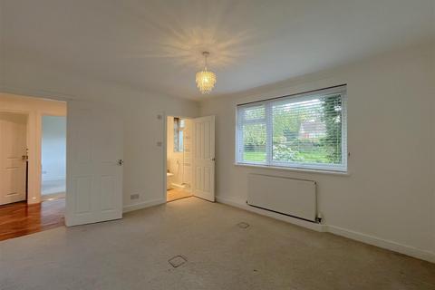 18 Archery Fields, Warwick, CV34 6PQ