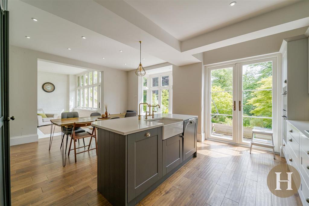 Hadleigh Estate Agents-36.jpg
