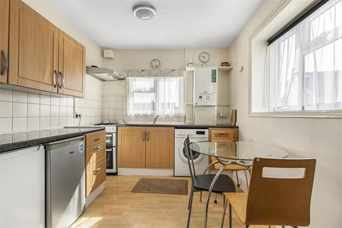 2 bedroom flat to rent, Wayside, East Sheen, SW14
