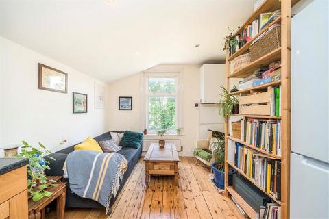 2 bedroom flat to rent, Sprules Road, London SE4