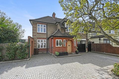Dorincourt Boston Gardens, Brentford, TW8 9LS