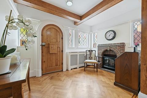 Dorincourt Boston Gardens, Brentford, TW8 9LS