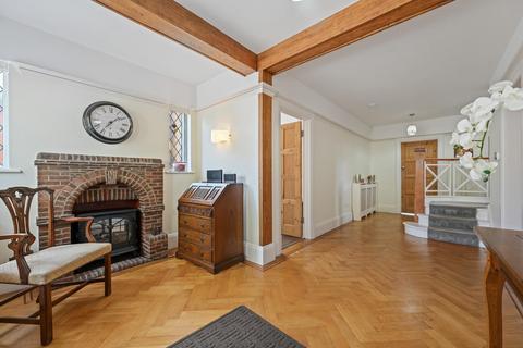 Dorincourt Boston Gardens, Brentford, TW8 9LS