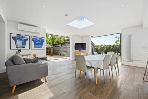 Dorincourt Boston Gardens, Brentford, TW8 9LS