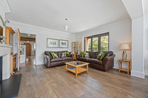 Dorincourt Boston Gardens, Brentford, TW8 9LS