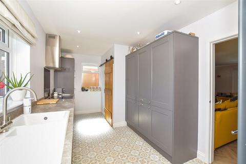 5 Blondell Drive, Bognor Regis, PO21 4BQ