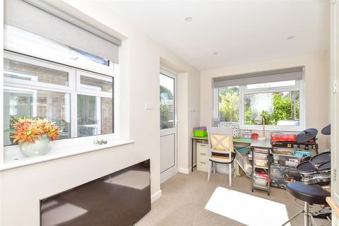 5 Blondell Drive, Bognor Regis, PO21 4BQ