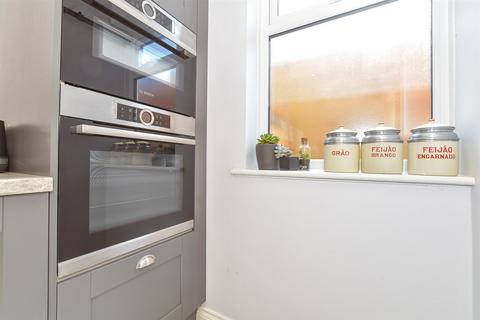 5 Blondell Drive, Bognor Regis, PO21 4BQ
