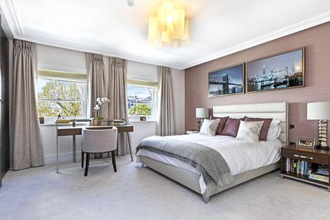 undefined, Queen's Gate, South Kensington, SW7