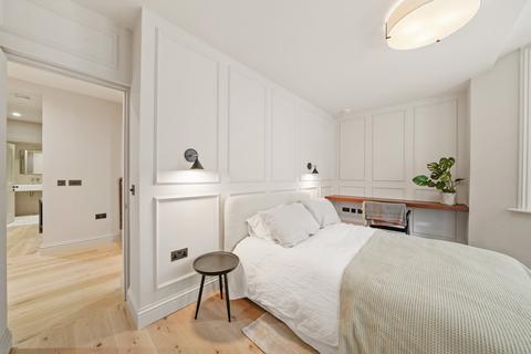2 bedroom flat for sale, Beaufort Gardens, London, SW3