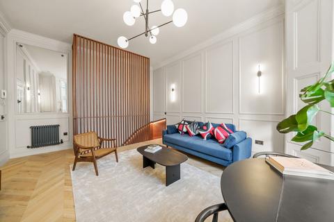 2 bedroom flat for sale, Beaufort Gardens, London, SW3