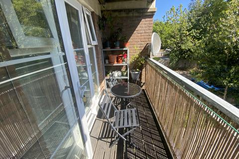2 bedroom flat for sale, Richmond Park Road, Bournemouth BH8