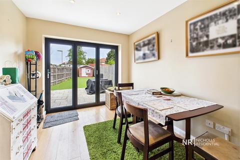 1a Worthfield Close, West Ewell, Epsom, KT19 9RF