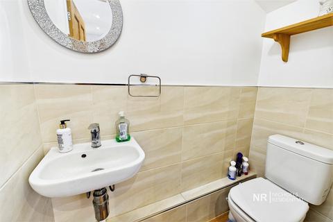 1a Worthfield Close, West Ewell, Epsom, KT19 9RF