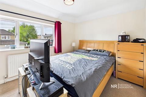 1a Worthfield Close, West Ewell, Epsom, KT19 9RF