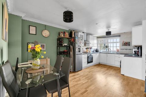 22 Woodville Close, London, SE3 8ED