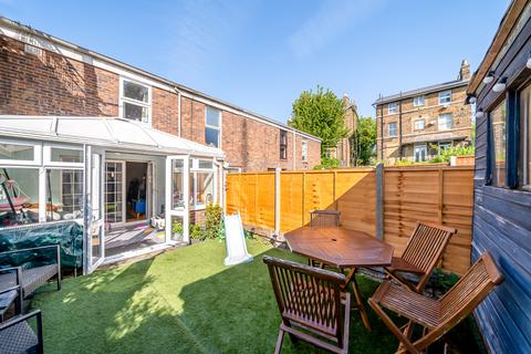 22 Woodville Close, London, SE3 8ED