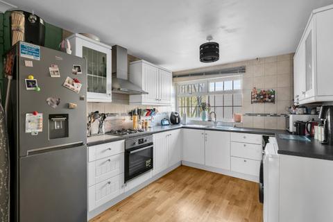22 Woodville Close, London, SE3 8ED