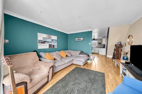 22 Woodville Close, London, SE3 8ED