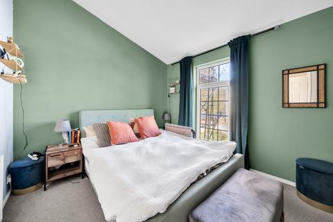 22 Woodville Close, London, SE3 8ED