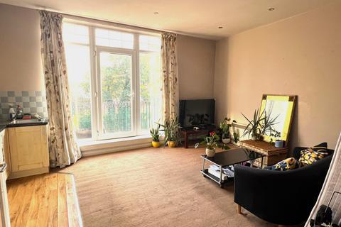 1 bedroom apartment for sale, 195 Lynchford Road, Farnborough, Hampshire, GU14