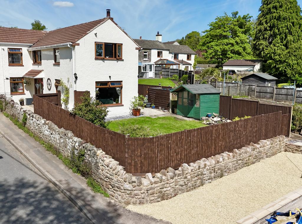 Parking &amp; Garden