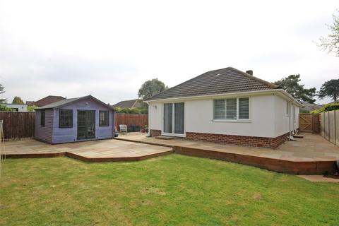 Villa Ricos Mount Close, New Milton, BH25 6PB