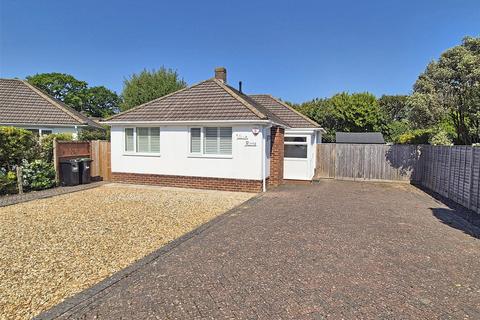 Villa Ricos Mount Close, New Milton, BH25 6PB
