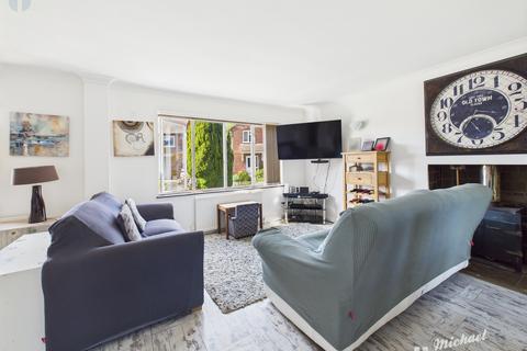 3 bedroom detached house for sale, Ligo Avenue, Stoke Mandeville, Aylesbury