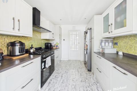 3 bedroom detached house for sale, Ligo Avenue, Stoke Mandeville, Aylesbury