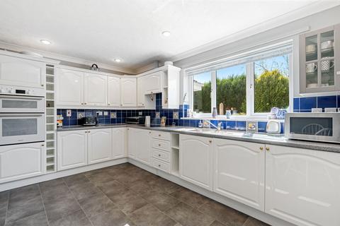 9 Longfield Drive, Camelford, PL32 9TE