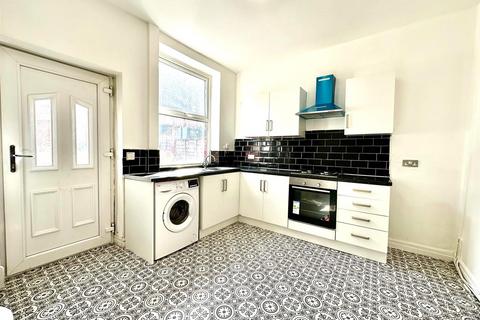 2 bedroom terraced house for sale, Spring Street, Oldham