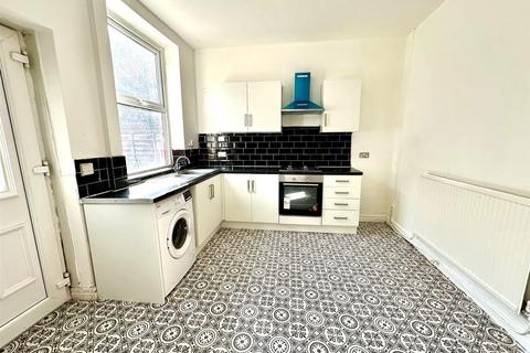 2 bedroom terraced house for sale, Spring Street, Oldham