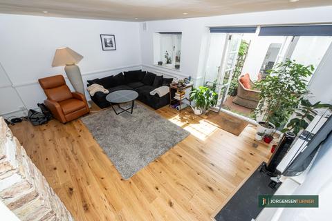 Percy Road,  Shepherds Bush, W12 9QJ