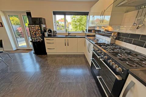 25 Brentwood Close, Solihull, B91 1UL