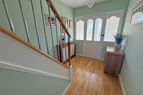 25 Brentwood Close, Solihull, B91 1UL