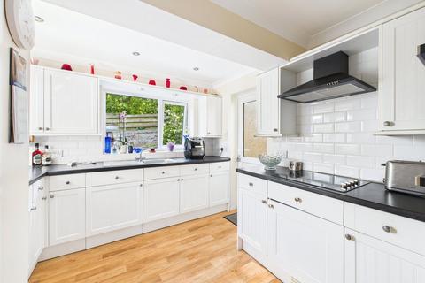 2 Brook Drive, Bude, EX23 8NY