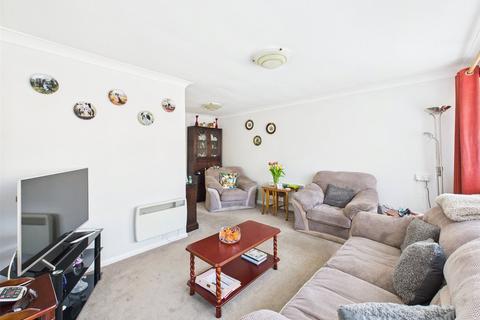 2 Brook Drive, Bude, EX23 8NY