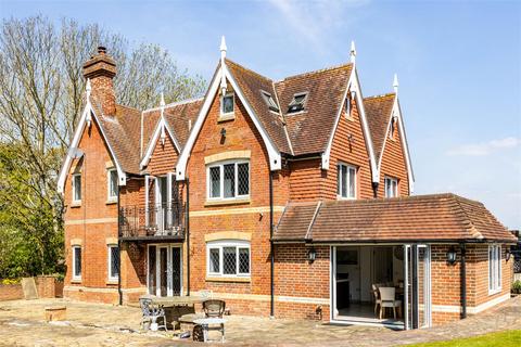 Bines Farm Cottage Bines Road, Partridge Green, Horsham, RH13 8EQ