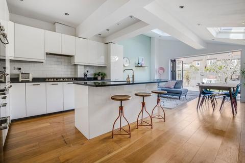 25 Beech Grove, New Malden, KT3 3HR