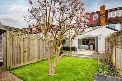 25 Beech Grove, New Malden, KT3 3HR