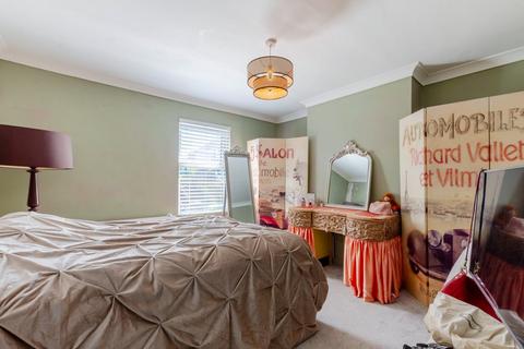 42 Station Road, Crayford, Dartford, DA1 3QG