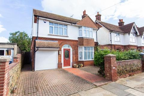 2 Avebury Avenue, Ramsgate, CT11 8BB