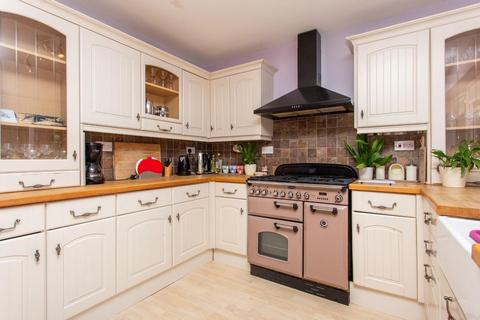 2 Avebury Avenue, Ramsgate, CT11 8BB