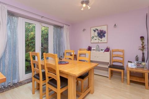 2 Avebury Avenue, Ramsgate, CT11 8BB