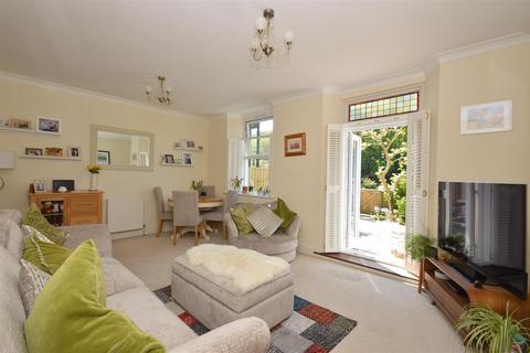 2 bedroom ground floor flat for sale, EAST RYDE